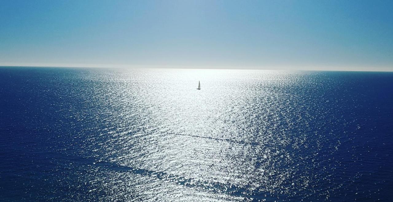 Sesimbra Sun&Sea - Beachfront Apartment! 외부 사진